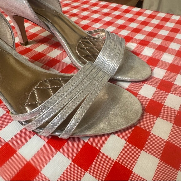 Alfani Giorjah Sliver Metallic Open Toe Pump Size 6.5 - Picture 10 of 13